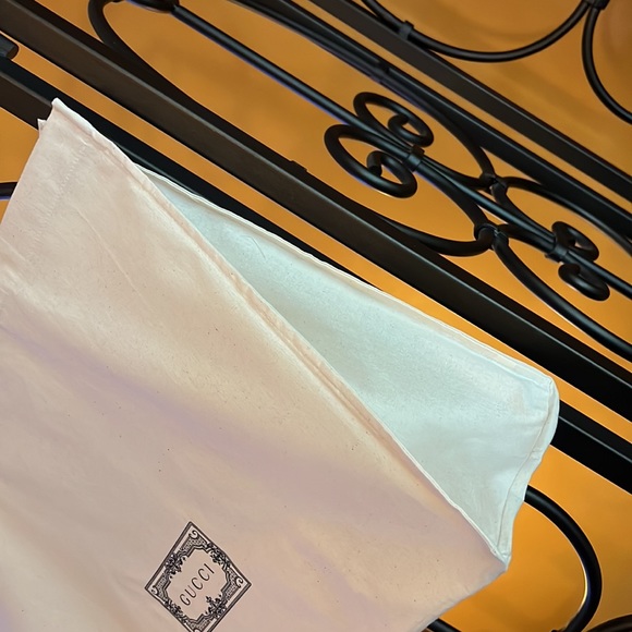 GUCCI VIP Tote - Picture 2 of 6